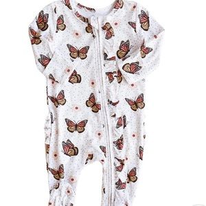 Caden Lane Butterfly Kisses ruffle bottom footie with bow